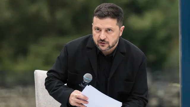 zelensky-pede-a-eua-e-ue-que-restrinjam-todo-o-comercio-com-a-russia