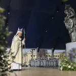 papa-leao-xiv-sublinha-“sede-de-sentido”-perante-800-mil-fieis-em-paris