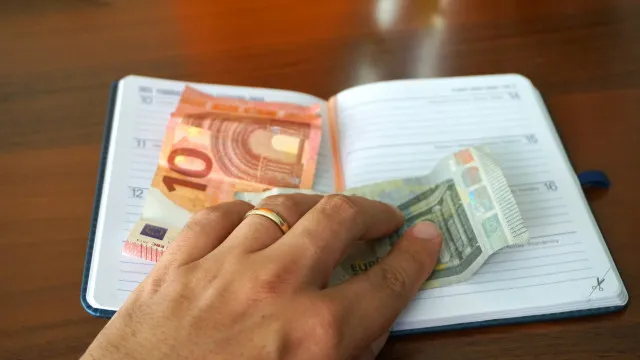 pensoes,-subsidios-e-outros-apoios:-descubra-ja-quando-recebe-em-outubro