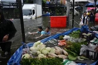 inundacoes-causam-pelo-menos-oito-mortos-na-tailandia
