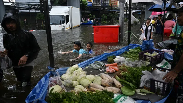 inundacoes-causam-pelo-menos-oito-mortos-na-tailandia