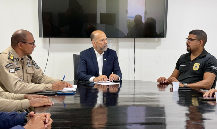prefeito-de-eunapolis-se-reune-com-forcas-de-seguranca-para-discutir-atuacao-no-municipio