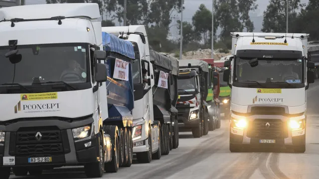 apos-marcha-lenta,-empresarios-das-terraplanagens-e-governo-reunem-se