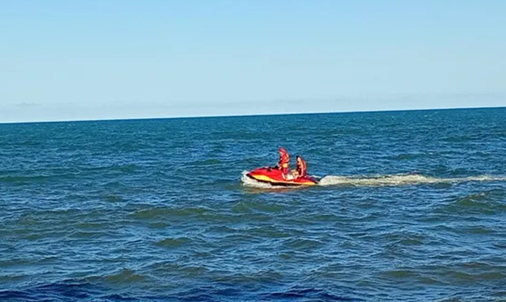 jovem-de-20-anos-morre-apos-entrar-no-mar-para-tentar-salvar-amigo-em-porto-seguro