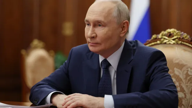 vladimir-putin-aumenta efetivo de-militares-para-1,55-milhoes