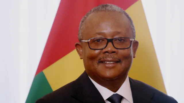 ex-pr-guineense-embalo-anuncia-candidatura-as-presidenciais-de-dezembro
