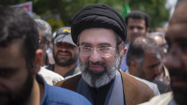 lider-iraniano-antecipa-saida-de-eua-do-medio-oriente:-“golpes-dolorosos”