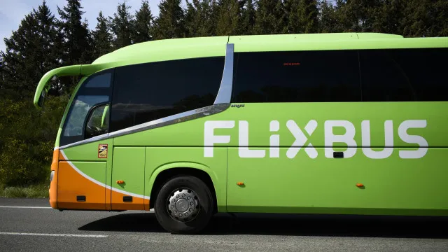 flixbus-arranca-em-sete-rios,-mas-conflito-com-rede-expressos-continua