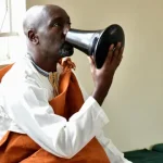 era-jornalista-de-tv-e-agora-e-rei-no-uganda-apos-disputa-pela-sucessao