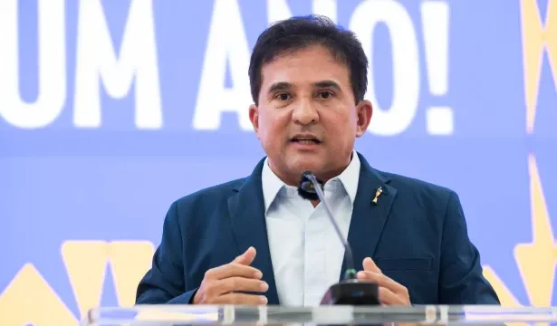 ministro-cancela-reuniao-com-clubes-diante-de-insatisfacao-por-veto-a-bets