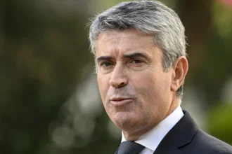 revisao-constitucional?-carneiro-segue-a-espera-da-palavra-de-montenegro