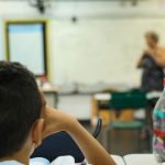 investimento-por-aluno-no-brasil-e-de-1/3-da-media-dos-paises-da-ocde