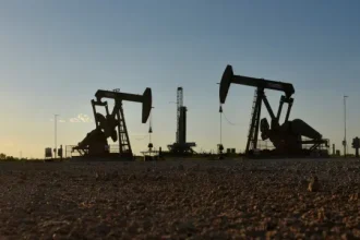 cotacao-do-brent-para-entrega-em-novembro-baixa-2,56%-para-102,59-dolares