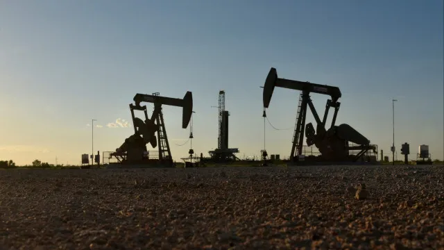 cotacao-do-brent-para-entrega-em-novembro-baixa-2,56%-para-102,59-dolares