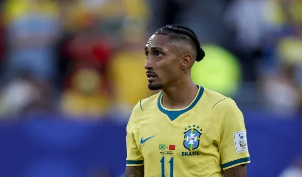 raphinha-e-cortado-da-selecao-brasileira-apos-lesao-na-coxa