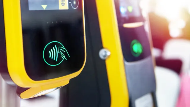 transportes-em-lisboa-e-porto-vao-poder-ser-pagos-por-cartao-bancario