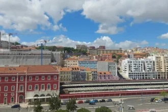 be-em-lisboa-denuncia-suspensao-do-programa-de-renda-acessivel-jovem