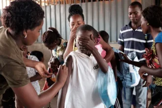 angola-vacina-quase-11-milhoes-de-criancas-contra-polio,-sarampo-e-febre-amarela