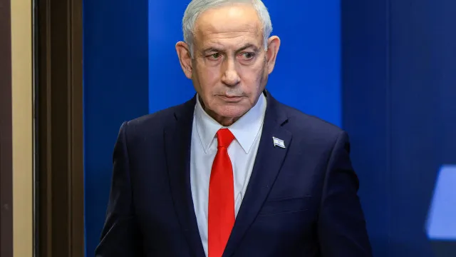 netanyahu-elogia-piloto-ferido-em-voo-da-flydubai-desviado.-“coragem”