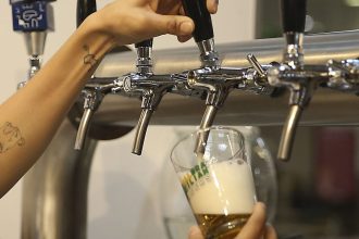 lei-seca:-confira-onde-havera-restricao-a-bebidas-nas-eleicoes-2026