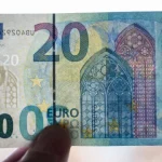 euro-volta-a-cair-e-desce-para-minimos-de-maio-de-2025