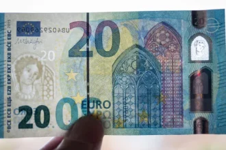 euro-volta-a-cair-e-desce-para-minimos-de-maio-de-2025