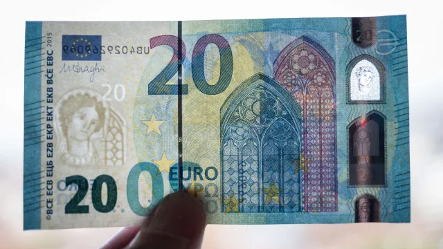 euro-volta-a-cair-e-desce-para-minimos-de-maio-de-2025