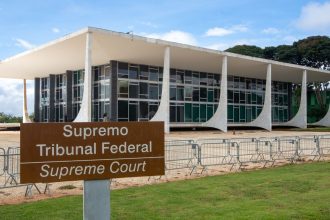 homem-e-preso-ao-tentar-invadir-a-sede-do-stf-em-brasilia