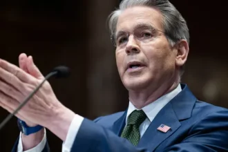ministro-de-trump-pede-aos-europeus-para-colocarem-gasoleo-no-mercado