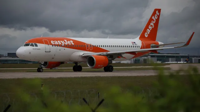 greve-dos-tripulantes-da-easyjet-arranca-com-80%-dos-voos-ja-cancelados