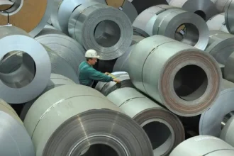 producao-industrial-cai-3,8%-em-agosto